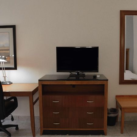 Days Inn By Wyndham פיידראס נגראס מראה חיצוני תמונה