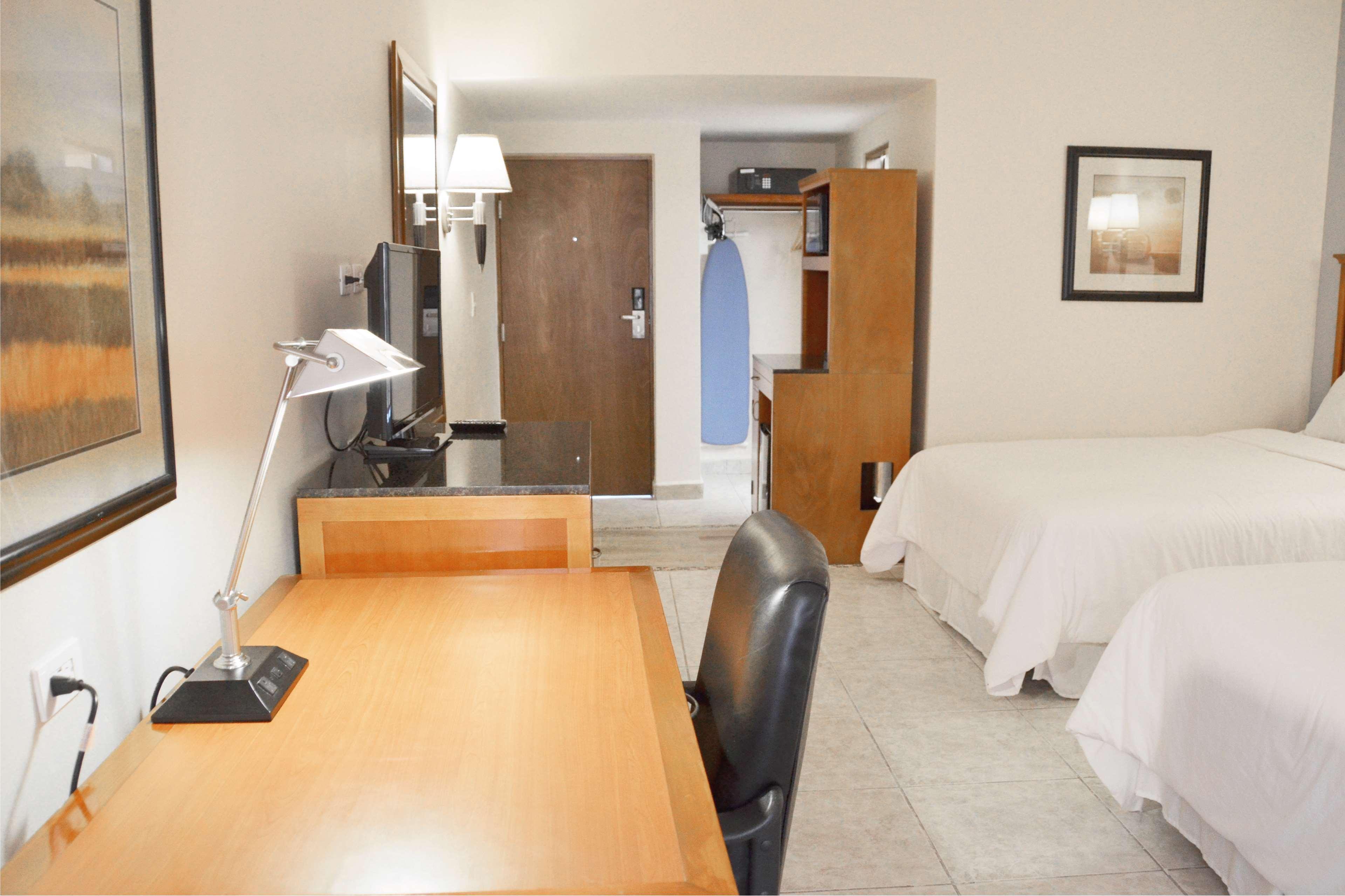 Days Inn By Wyndham פיידראס נגראס מראה חיצוני תמונה