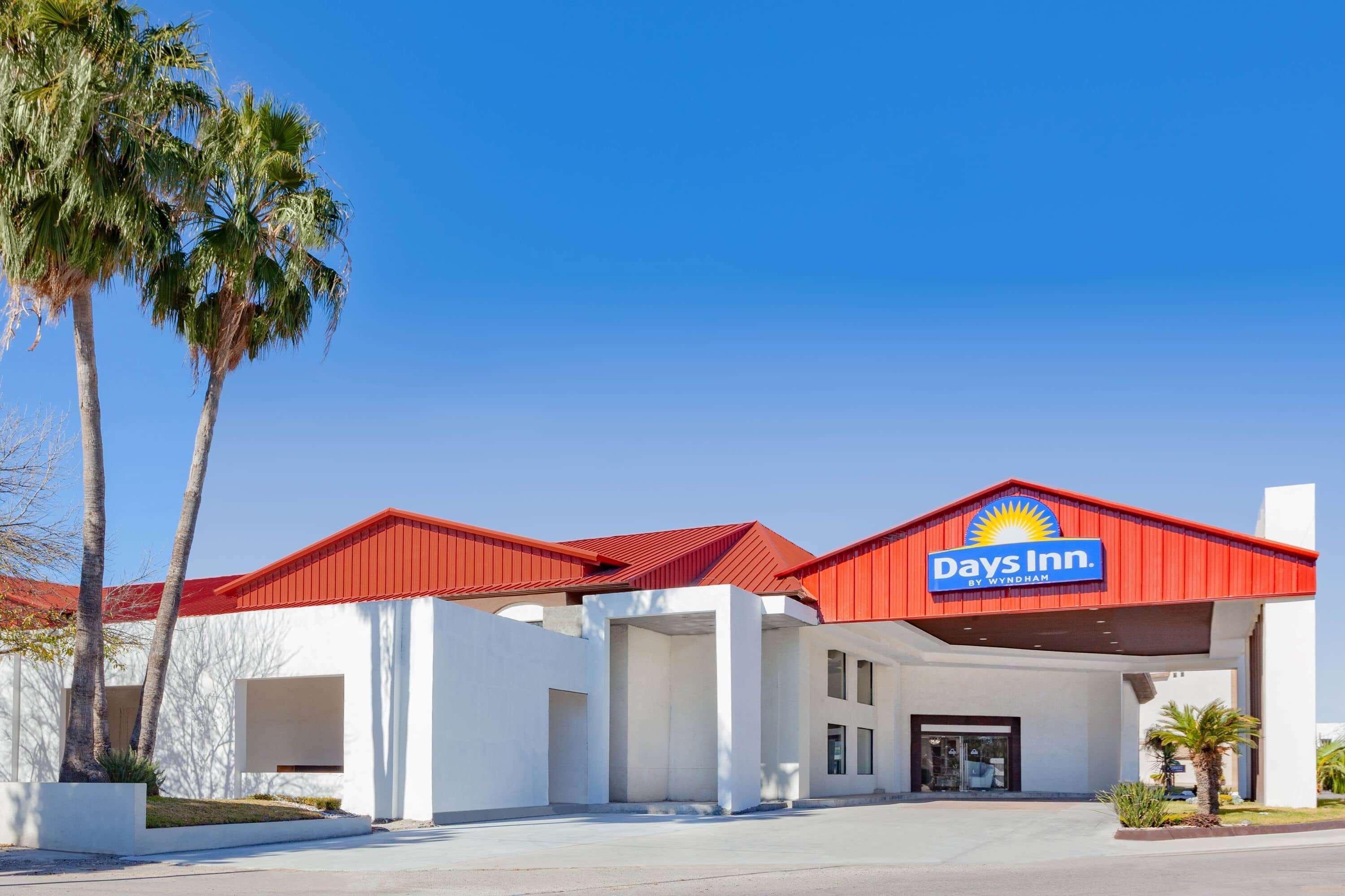 Days Inn By Wyndham פיידראס נגראס מראה חיצוני תמונה